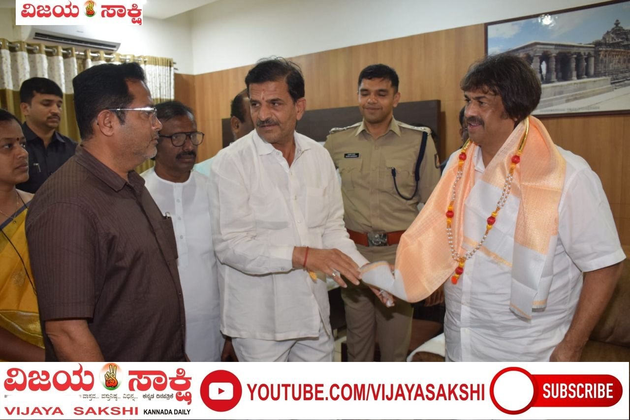ಶಿಕ್ಷಣ ಸಚಿವ ಮಧು ಬಂಗಾರಪ್ಪಗೆ ಎಸ್‌.ಎಸ್‌.ಕೆ. ಸಂಸ್ಥೆಯ ಶಾಲೆ ಪದಾಧಿಕಾರಿಗಳಿಂದ ಸನ್ಮಾನ