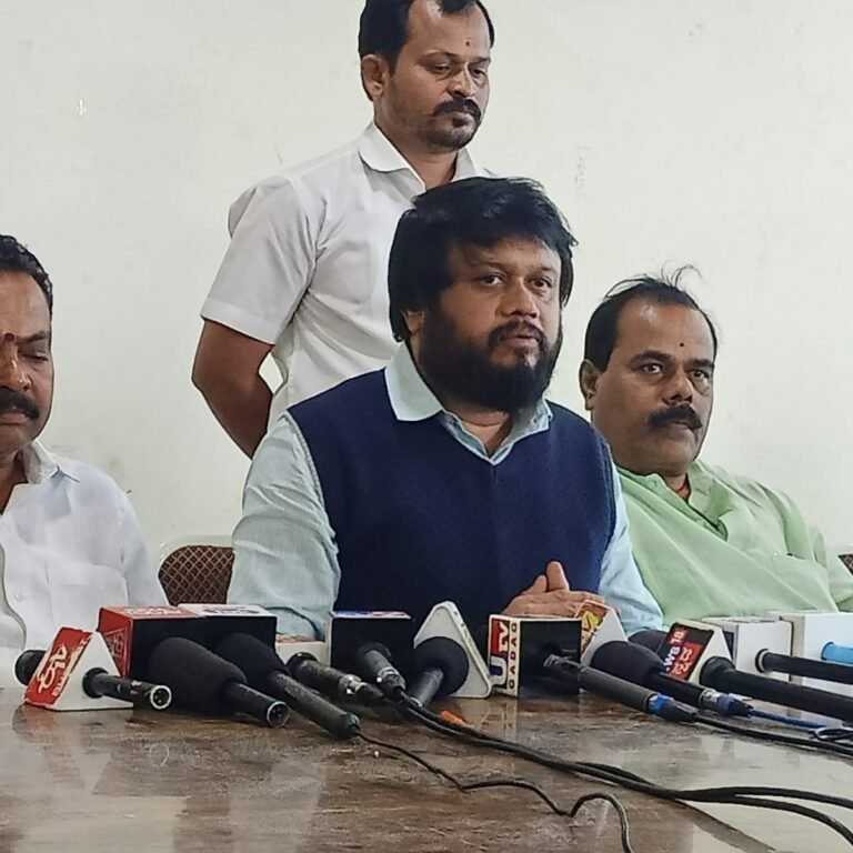 ಭ್ರಷ್ಟಾಚಾರದ ಮುಖವಾಡ ಕಳಚಿ ಬಿದ್ದಿದೆ; ಎಚ್‌.ಕೆ.ಪಾಟೀಲ ವಿರುದ್ಧ ಅನಿಲ್ ಮೆಣಸಿನಕಾಯಿ ವಾಗ್ದಾಳಿ
