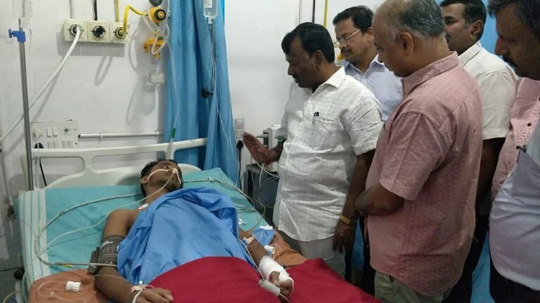 ಸಾಮರಸ್ಯದಿಂದ ಬಾಳಬೇಕು, ಇಲ್ಲದಿದ್ದರೆ ನಿಮ್ಮ ಅಭಿವೃದ್ಧಿಗೆ ಮಾರಕವಾದೀತು; ಕೇಂದ್ರ ಸಚಿವ ನಾರಾಯಣಸ್ವಾಮಿ ಎಚ್ಚರಿಕೆ