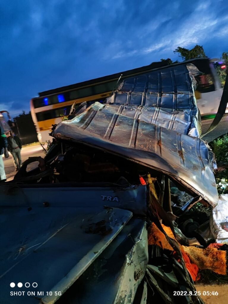 ಭೀಕರ ಅಪಘಾತ; ಮಗು ಸೇರಿ ಒಂಬತ್ತು ಜನ ಸಾವು, ಹಲವರಿಗೆ ಗಾಯ