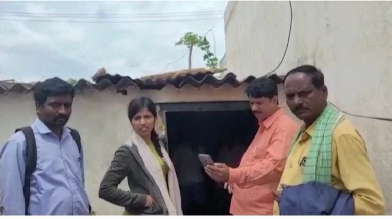 ಚಿಕ್ಕನರಗುಂದ ಗ್ರಾಮದಲ್ಲಿ ಮಳೆ ಅವಾಂತರ; ಸಮೀಕ್ಷೆಗೆ ಮುಂದಾದ ಗ್ರಾ.ಪಂ ಸಿಬ್ಬಂದಿ
