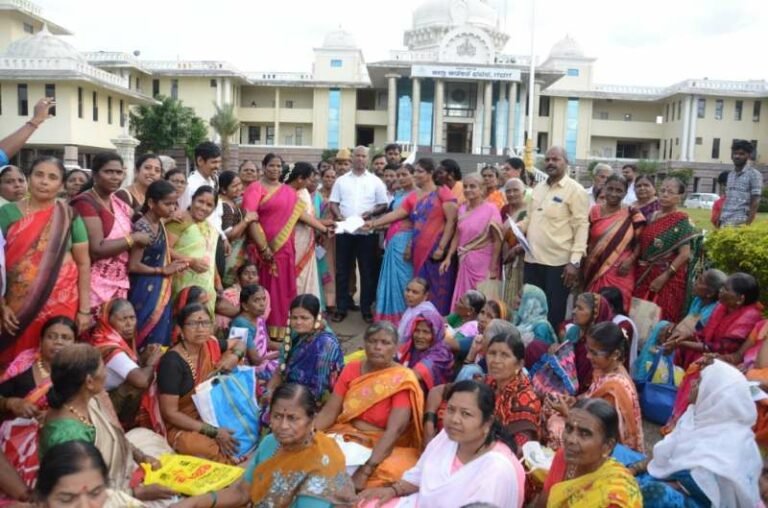 ಅಂಗನವಾಡಿ ಕಾರ್ಯಕರ್ತೆಯರಿಗೆ ಗ್ರಾಚ್ಯುಟಿ ಜಾರಿ ಮಾಡಲು ಮನವಿ