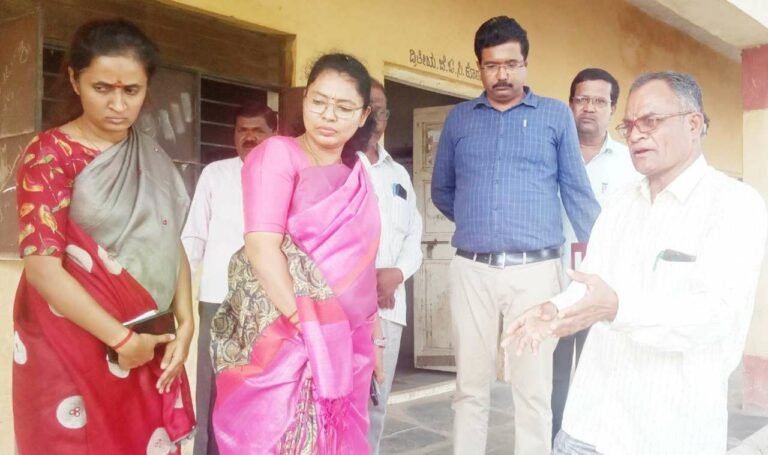 ‘ಹಗಲಿನಲ್ಲಿ ವಿದ್ಯಾ ಕೇಂದ್ರ, ರಾತ್ರಿಯಲ್ಲಿ ಬಾರ್!’