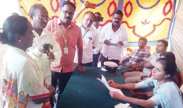 ಅಕ್ರಮ ಸಾರಾಯಿ ಮಾರಾಟ ಸಕ್ರಮಗೊಳಿಸಲು ಗ್ರಾಮಸ್ಥರ ಮನವಿ; ತಬ್ಬಿಬ್ಬಾದ ಅಧಿಕಾರಿಗಳು!