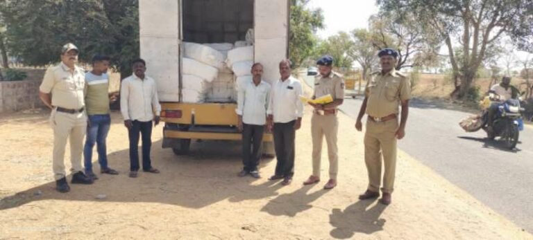 ಗದಗ ಜಿಲ್ಲೆಯ ಪೊಲೀಸರ ಭರ್ಜರಿ ಕಾರ್ಯಾಚರಣೆ; ಕಂತೆ ಕಂತೆ ಹಣ ಜಪ್ತಿ, ನರಸಿಂಗಸಾ ತಂಬಾಕು ಸೀಜ್