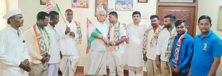 ನಾಮಪತ್ರ ಹಿಂಪಡೆದು ಕಾಂಗ್ರೆಸ್‌ಗೆ ಸೇರ್ಪಡೆಗೊಂಡ ಕೆಆರ್‌ಎಸ್ ಅಭ್ಯರ್ಥಿ
