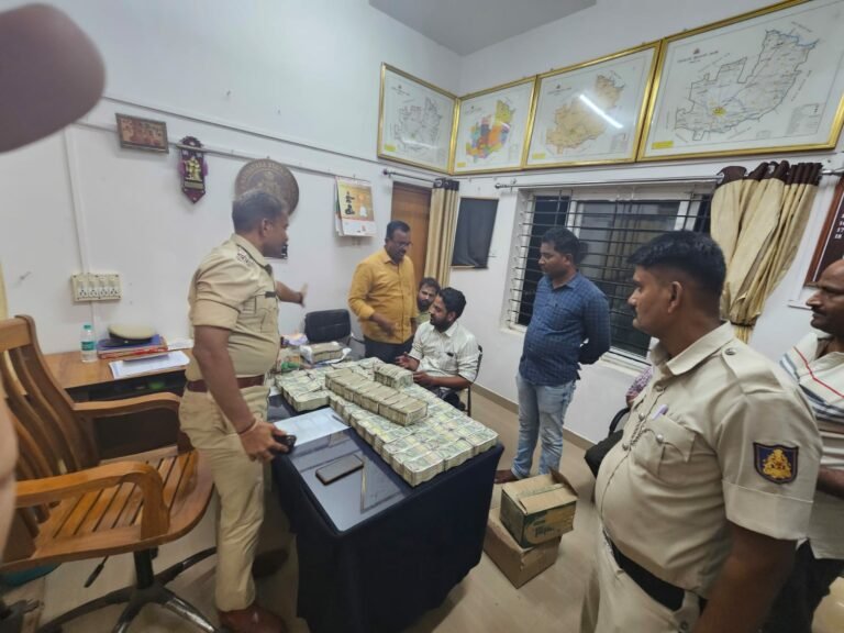 ನರಗುಂದ ಪೊಲೀಸರ ಭರ್ಜರಿ ಕಾರ್ಯಾಚರಣೆ; ದಾಖಲೆ ಇಲ್ಲದೆ ಸಾಗಿಸುತ್ತಿದ್ದ 1.70 ಕೋಟಿ ರೂ. ವಶಕ್ಕೆ