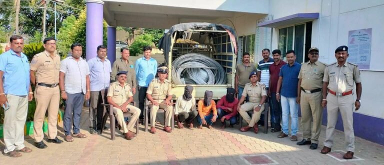 ಹಗಲಲ್ಲಿ ಕೆಇಬಿ ದಿನಗೂಲಿ ಕೆಲಸಗಾರರು, ರಾತ್ರಿ ವಿದ್ಯುತ್ ತಂತಿ ಕಳ್ಳರು!