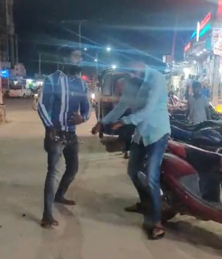 ಹಣಕಾಸಿನ‌ ವಿಚಾರ; ಮಾರಕಾಸ್ತ್ರಗಳಿಂದ ಹೊಡೆದಾಟ; ಏಳು ಜನರಿಗೆ ಗಾಯ, ಹೊಡೆದಾಟದ ವಿಡಿಯೋ ವೈರಲ್…!