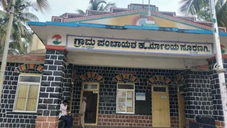 ಏಳು ಬಾಗಿಲು ಇರಬಾರದೆಂದು ಹೊಸ ಬಾಗಿಲು ಸೃಷ್ಟಿ: ವಾಸ್ತುವಿಗೆ ಶರಣಾದ ಗ್ರಾಮ ಪಂಚಾಯತಿ…!