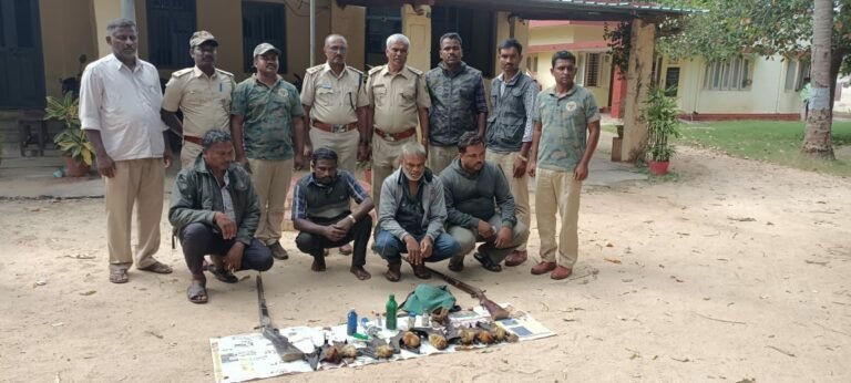 ತುಮಕೂರು: ಬಾವಲಿ ಬೇಟೆಗಾರರ ಬಂಧನ