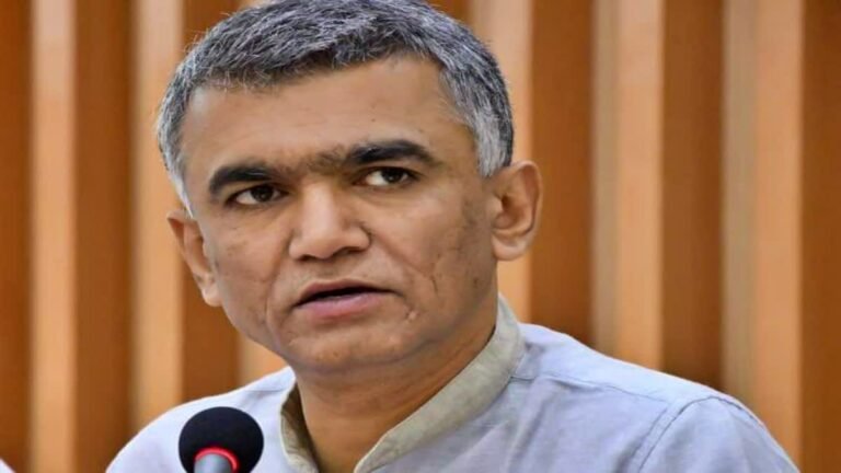 ಹಾಸನ ಪ್ರಗತಿ ಪರಿಶೀಲನಾ ಸಭೆಯಲ್ಲಿ ತಹಸೀಲ್ದಾರ್‌ಗಳ ವಿರುದ್ಧ ಸಚಿವ ಕೃಷ್ಣಭೈರೇಗೌಡ ಗರಂ