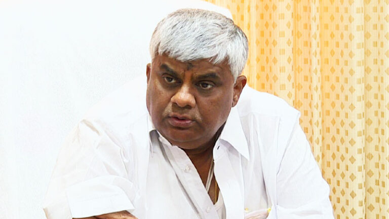 ಕೆ.ಆರ್. ನಗರ ಮಹಿಳೆ ಅಪಹರಣ ಕೇಸ್: ಮಾಜಿ ಸಚಿವ ಹೆಚ್.ಡಿ.ರೇವಣ್ಣಗೆ ಹೈಕೋರ್ಟ್ ಬಿಗ್ ಶಾಕ್
