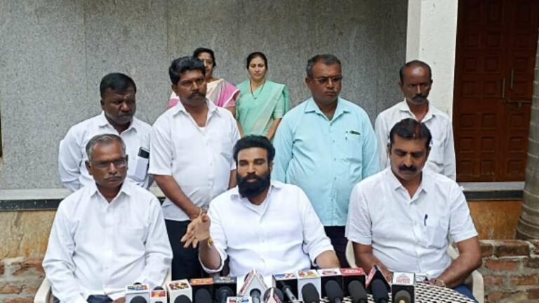 ರಾಜ್ಯದಲ್ಲಿ ಭೀಕರ ಬರಗಾಲವಿದ್ರೂ ಸಿಎಂ ಡ್ಯಾನ್ಸ್ ಮಾಡ್ತಾರೆ : ಮಾಜಿ ಸಚಿವ ಬಿ ಶ್ರೀರಾಮುಲು ವಾಗ್ದಾಳಿ