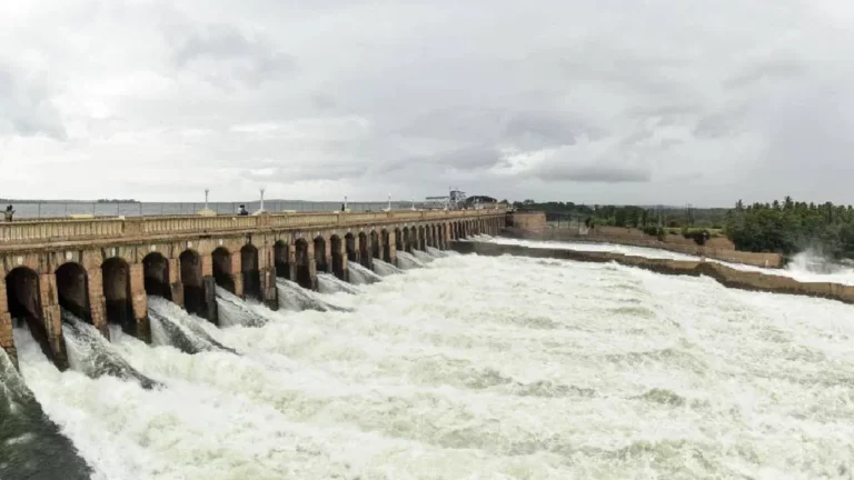 ಕಾವೇರಿ ವಿಚಾರದಲ್ಲಿ ಕರ್ನಾಟಕಕ್ಕೆ ಶಾಕ್ : ತಮಿಳುನಾಡಿಗೆ ಪ್ರತಿದಿನ ನೀರು ಹರಿಸಲು ಸೂಚನೆ