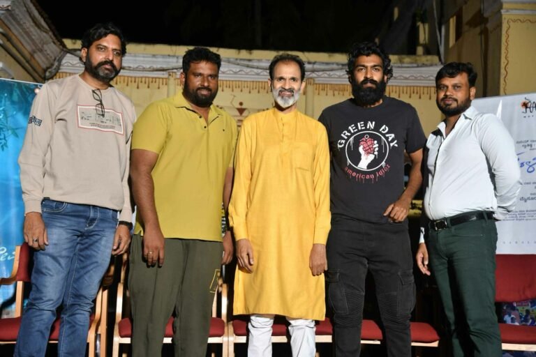 ’ಒಂದು ಸರಳ ಪ್ರೇಮಕಥೆ’ಗೆ ಕುಂಬಳಕಾಯಿ ಪ್ರಾಪ್ತಿ…ಸಿಂಪಲ್ ಸುನಿ ಹಾಗೂ ವಿನಯ್ ರಾಜ್ ಕುಮಾರ್ ಕಾಂಬೋದ ಸಿನಿಮಾದಲ್ಲಿ ರಾಘಣ್ಣ