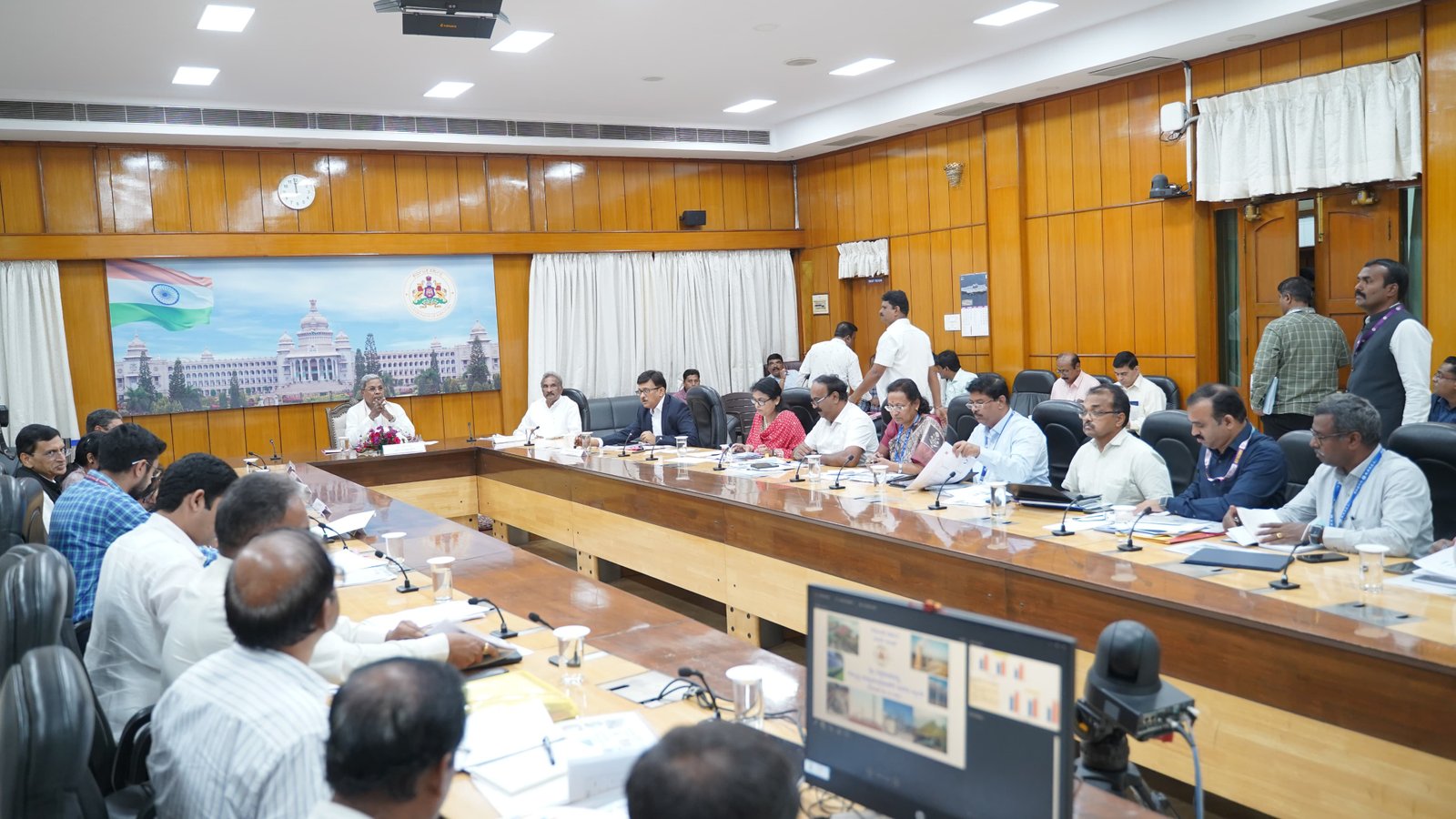 ರೈತರ ಪಂಪ್‌ಸೆಟ್‌ಗಳಿಗೆ 7 ತಾಸು ವಿದ್ಯುತ್ ನೀಡಲು ಸಿಎಂ ಸಿದ್ದರಾಮಯ್ಯ ಆದೇಶ