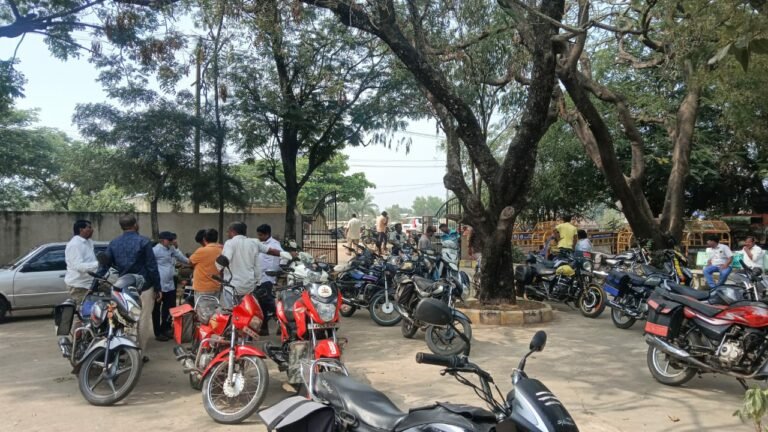 ಕಂದಾಯ ಇಲಾಖೆ ಅಧಿಕಾರಿ ಮೇಲೆ ಪೊಲೀಸಪ್ಪನ ದರ್ಪ..?