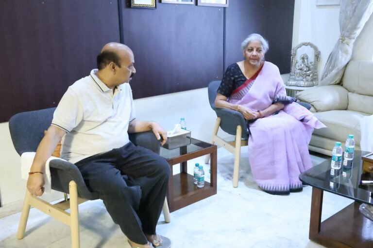 ಮಾಜಿ ಸಿಎಂ ಬೊಮ್ಮಾಯಿ ಆರೋಗ್ಯ ವಿಚಾರಿಸಿದ ನಿರ್ಮಲಾ ಸೀತಾರಾಮನ್