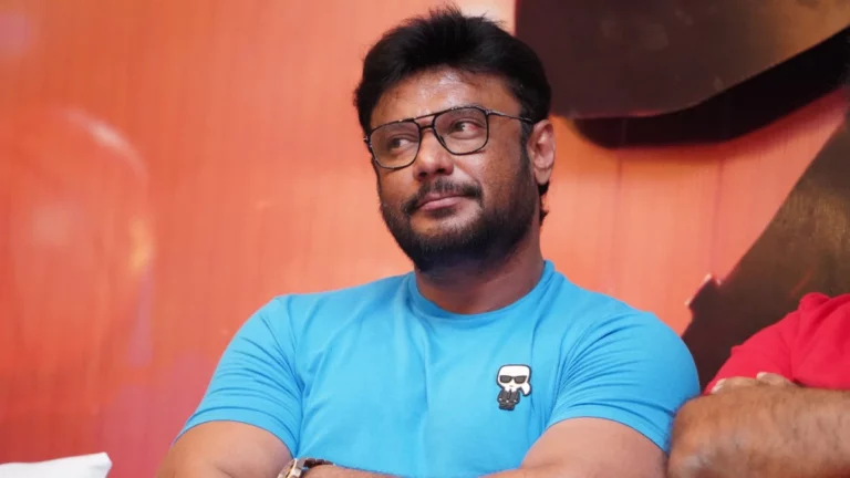 ಹಿರಿಯ ನಟಿ ಲೀಲಾವತಿ ಮನೆಗೆ ನಟ ದರ್ಶನ್ ಭೇಟಿ: ಆರೋಗ್ಯ ವಿಚಾರಣೆ