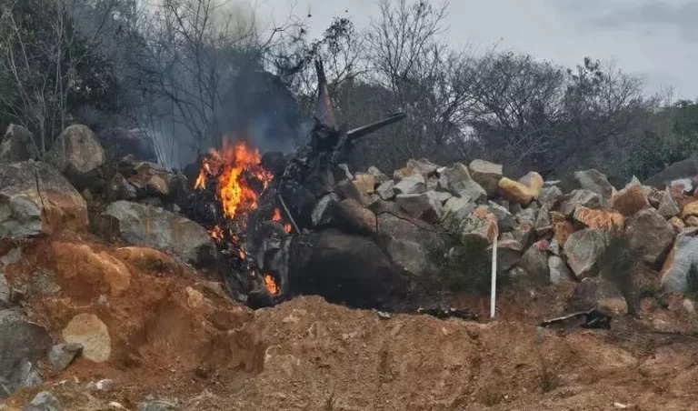 ತೆಲಂಗಾಣದಲ್ಲಿ ಏರ್’ಫೋರ್ಸ್ ತರಬೇತಿ ವಿಮಾನ ಪತನ: ಇಬ್ಬರ ದುರ್ಮರಣ