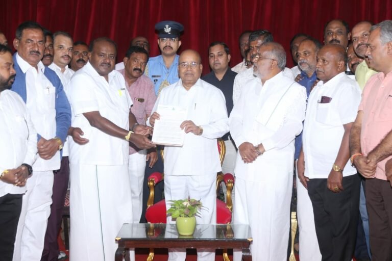 ಜೆಡಿಎಸ್ ನಿಯೋಗದಿಂದ ರಾಜ್ಯಪಾಲರ ಭೇಟಿ