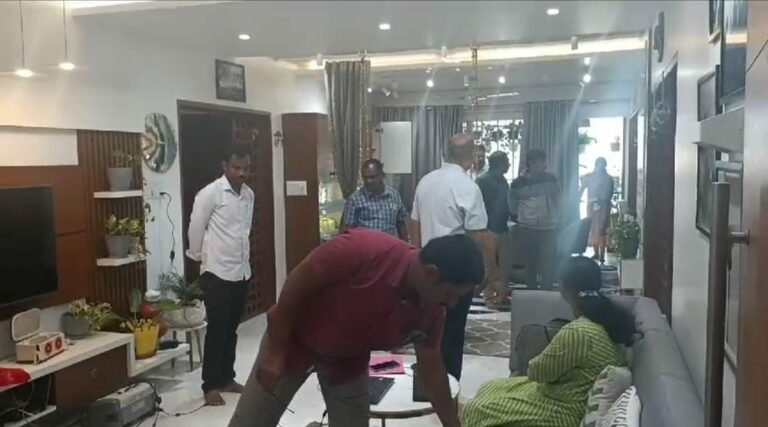 BSY ಬೀಗರ ಮನೆ ಮೇಲೆ ಲೋಕಾ ದಾಳಿ: ದಾಖಲೆ ಪರಿಶೀಲನೆ