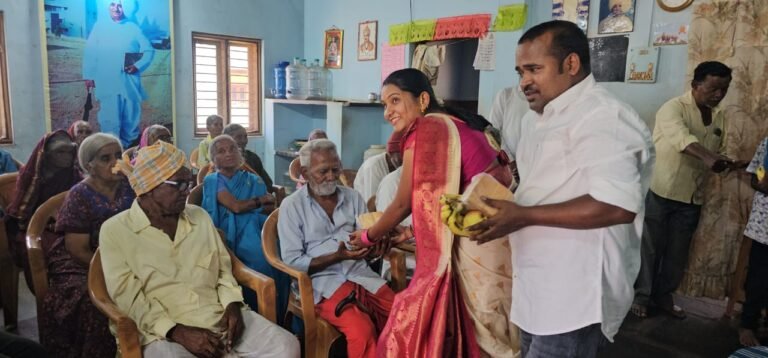 ಹಿರಿಯರ ಹಾರೈಕೆಯೇ ಬದುಕಿನ ಶ್ರೀರಕ್ಷೆ