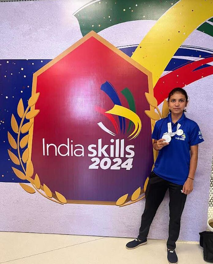 Silver medal for Madhu Mohan Khandekar
