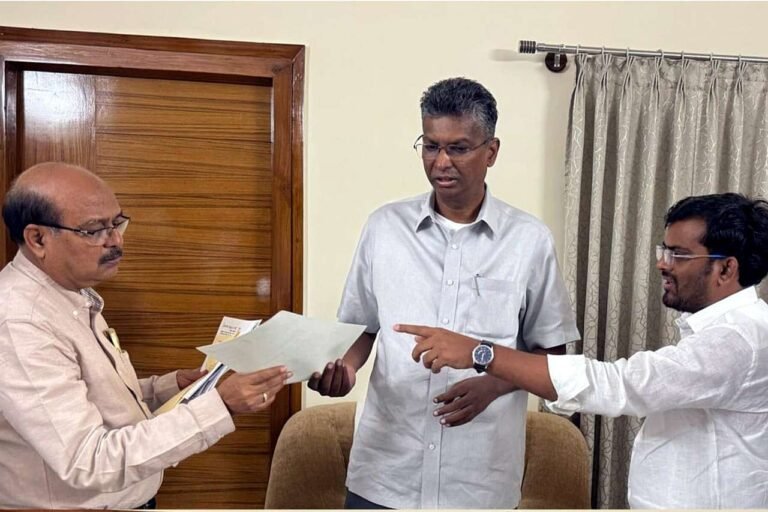 ರಸ್ತೆ ಅಭಿವೃದ್ಧಿಗೆ ಹೆಚ್ಚಿನ ಅನುದಾನ ನೀಡಿ : ಡಾ.ಚಂದ್ರು ಲಮಾಣಿ