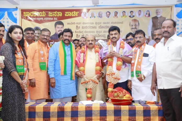 Congratulatory ceremony for new MPs Basavaraja Bommayi and B.Y. Raghavendra