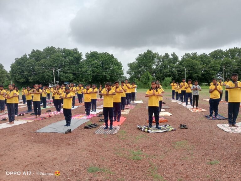 ಶ್ರೀ ರಾಮಕರುಣಾನಂದ ಶಿಕ್ಷಣ ಸಂಸ್ಥೆಯಲ್ಲಿ ಯೋಗ ದಿನಾಚರಣೆ
