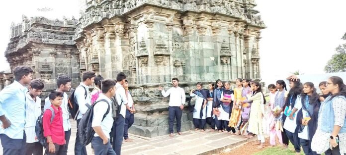 Visit to Jain temple at Lakkundi for study of history fields