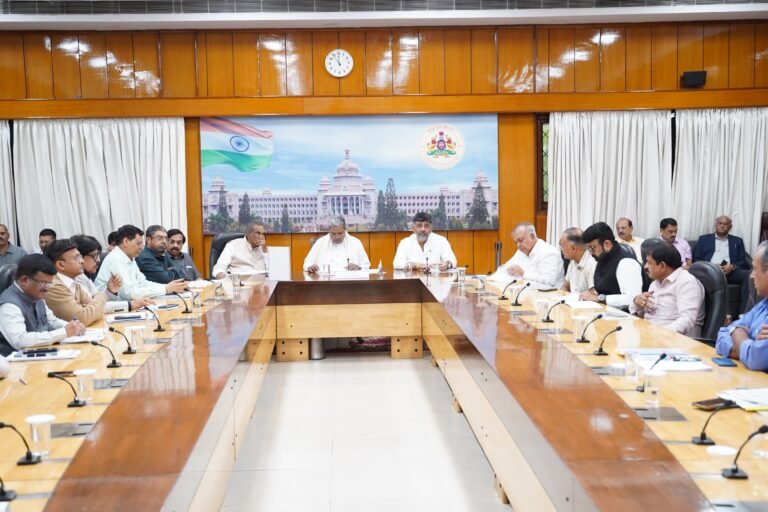ಬೆಂಗಳೂರು ಅಭಿವೃದ್ಧಿ ವಿಷಯಗಳ ಕುರಿತು ಸಿಎಂ ಸಿದ್ದರಾಮಯ್ಯ ನೇತೃತ್ವದಲ್ಲಿ ಸಭೆ