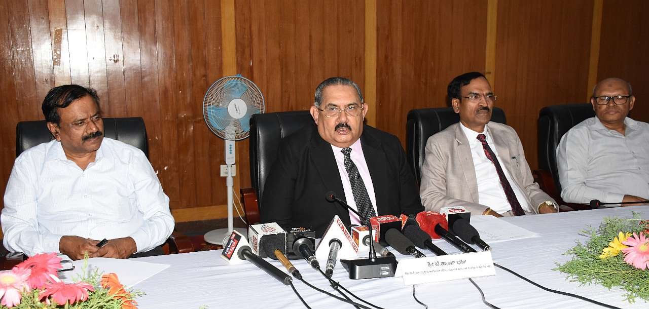 A press conference was held on Tuesday in the auditorium hall of the District Administration Building