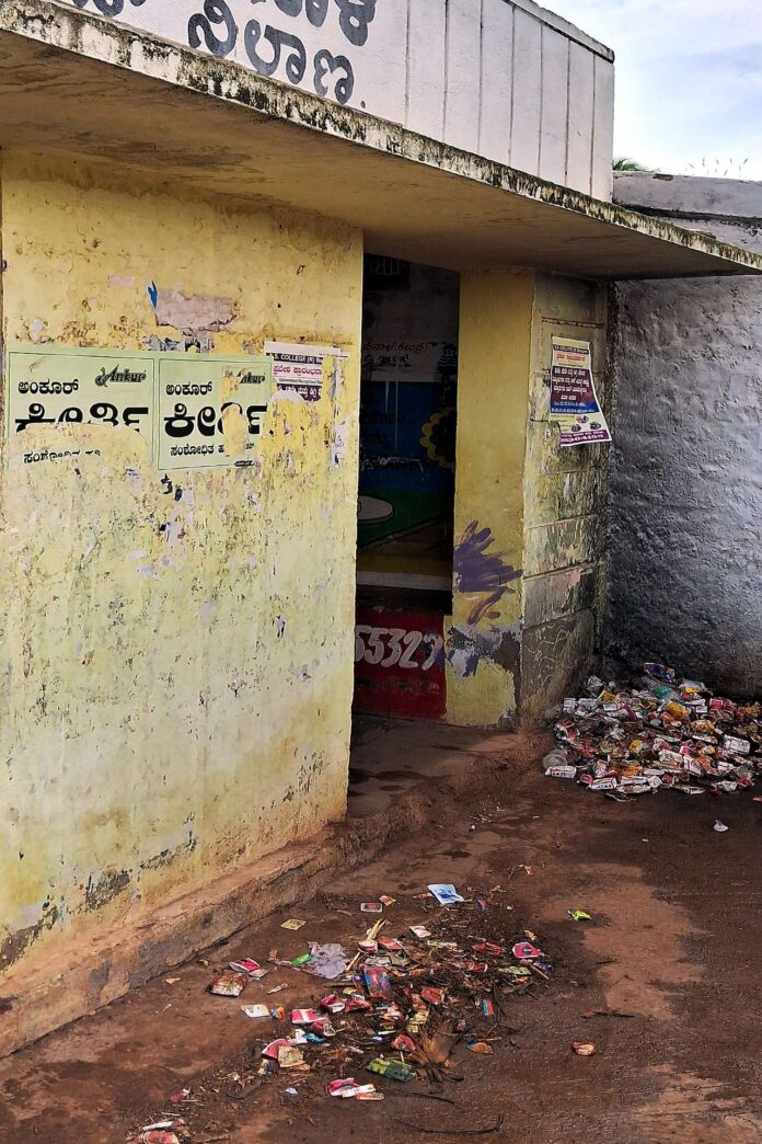 A miracle of cleanliness at the bus stand