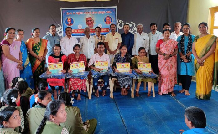 Awarded by B.G.Annigeri Guru's Pratibha Foundation-3