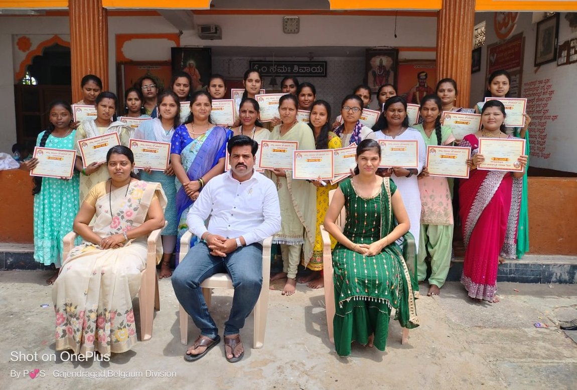 Concluding ceremony of embroidery training camp