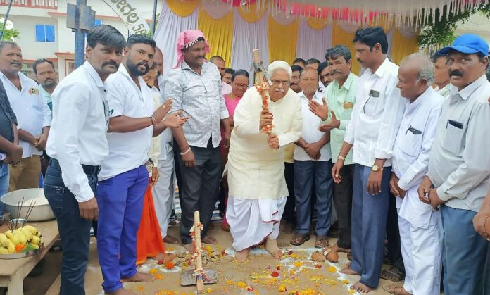 MLA G.S. for water distribution work. Patil driving