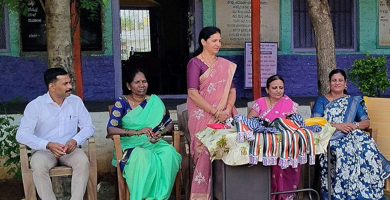 Tie-belt distribution for students