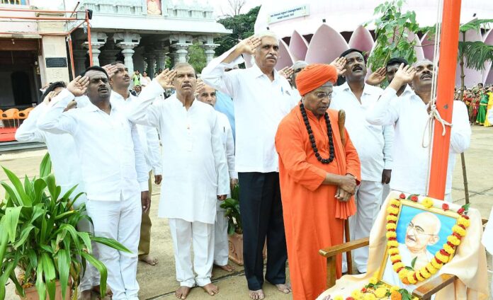 Hoisting of the national flag by Mr. Tonta
