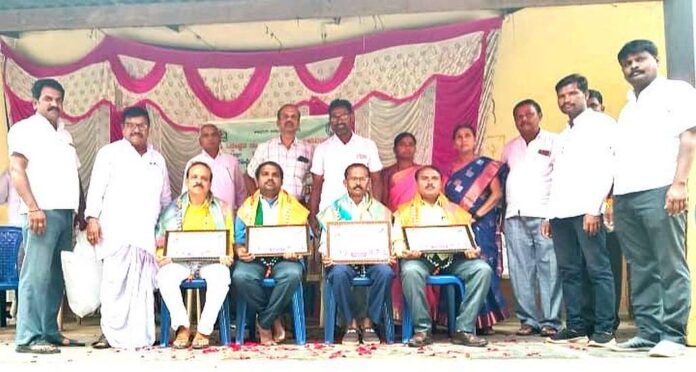 ``Janapada Siri'' award given to Gavishiddhaya