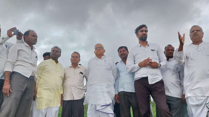 MLA G.S. Review on development of local lakes by Patil