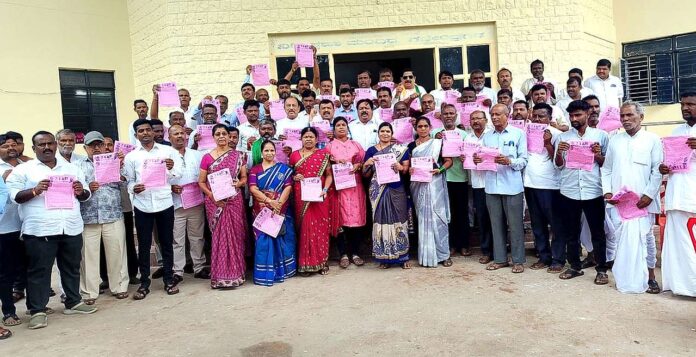 Massive protest by Ahinda community in the town on August 27