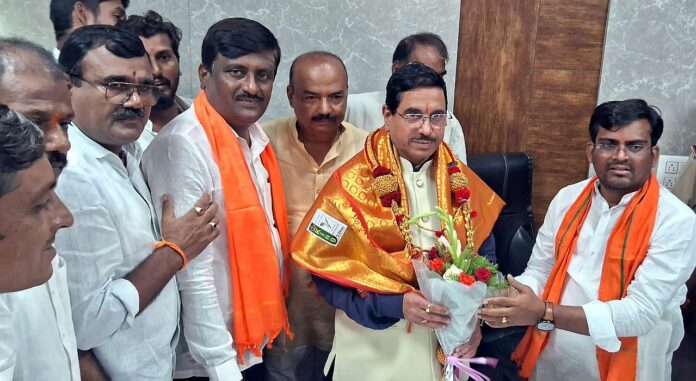 Union Minister Pralha Joshi's reaction in Lakshmeshwar