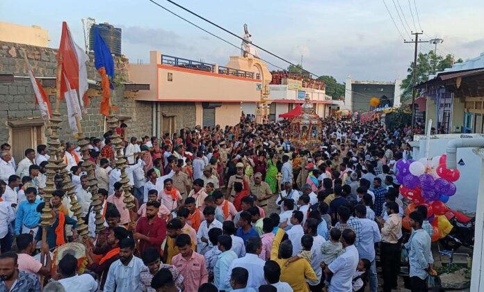 Silver chariot festival