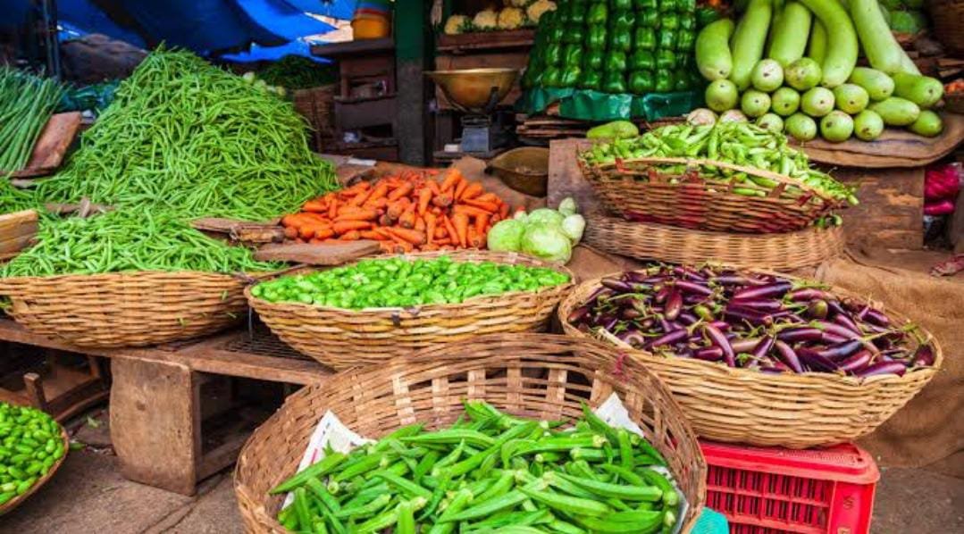 ಮಳೆ ಆರ್ಭಟ: ಬೆಂಗಳೂರಿನಲ್ಲಿ ತರಕಾರಿ ಬೆಲೆ ಏರಿಕೆ!