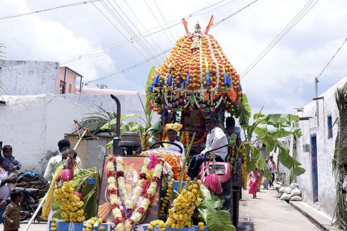 The luster of the ruined Basaveshwar fair