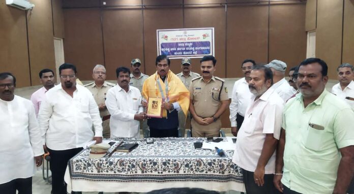 Tribute to the new District Collector Govindarreddy