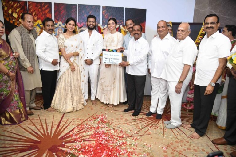 ‘ದೇವರು ರುಜು ಮಾಡಿದನು’ ಸಿನಿಮಾದ ಮುಹೂರ್ತ ಸಂಭ್ರಮ: ಯುವ ಪ್ರತಿಭೆಗಳ ಜೊತೆ ಸಿಂಪಲ್ ಸುನಿ ಹೊಸ ಪಯಣ